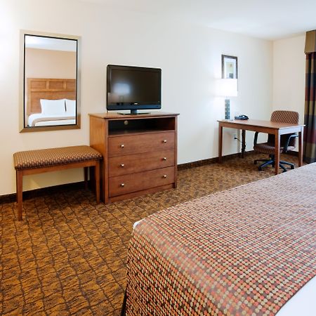 Holiday Inn Express Hotel & Suites Mount Airy By Ihg Room photo