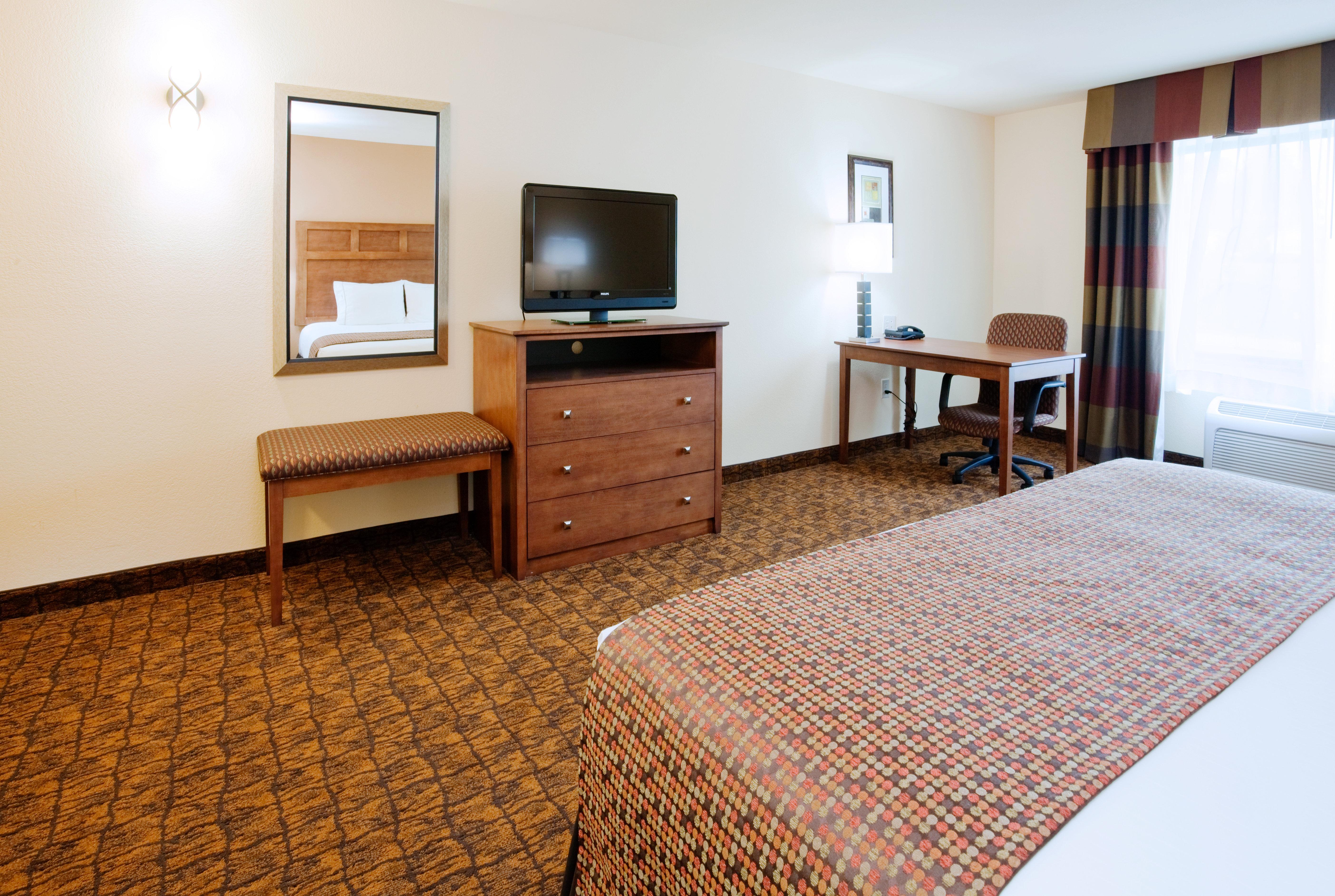 Holiday Inn Express Hotel & Suites Mount Airy By Ihg Room photo