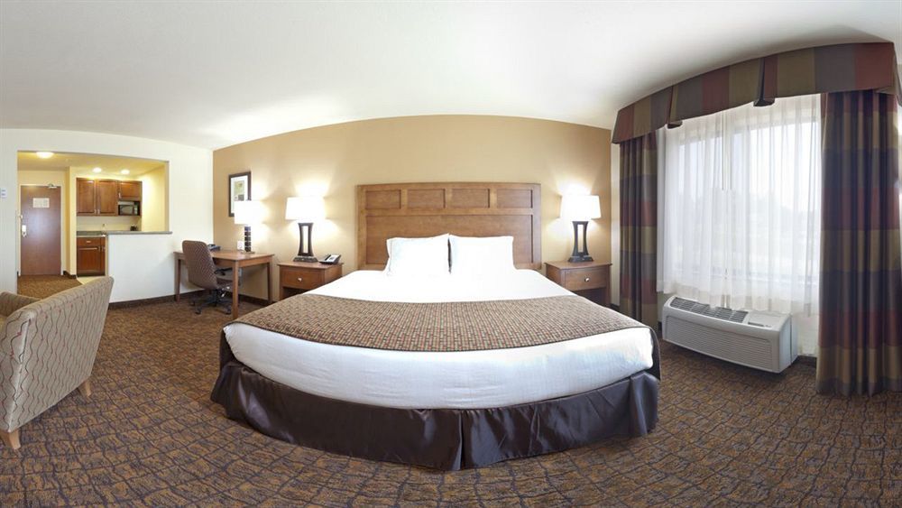 Holiday Inn Express Hotel & Suites Mount Airy By Ihg Exterior photo